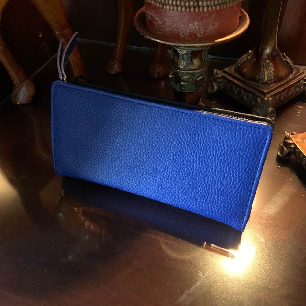 Gold Coast Tasseled Wallet - Picture 5 of 5